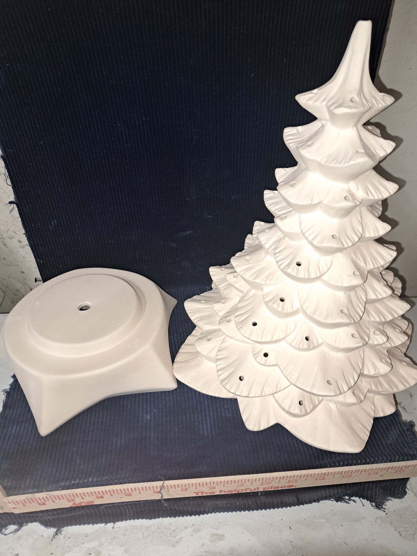 Ceramic Ready To Paint Large Arnels Christmas Tree With Star Base