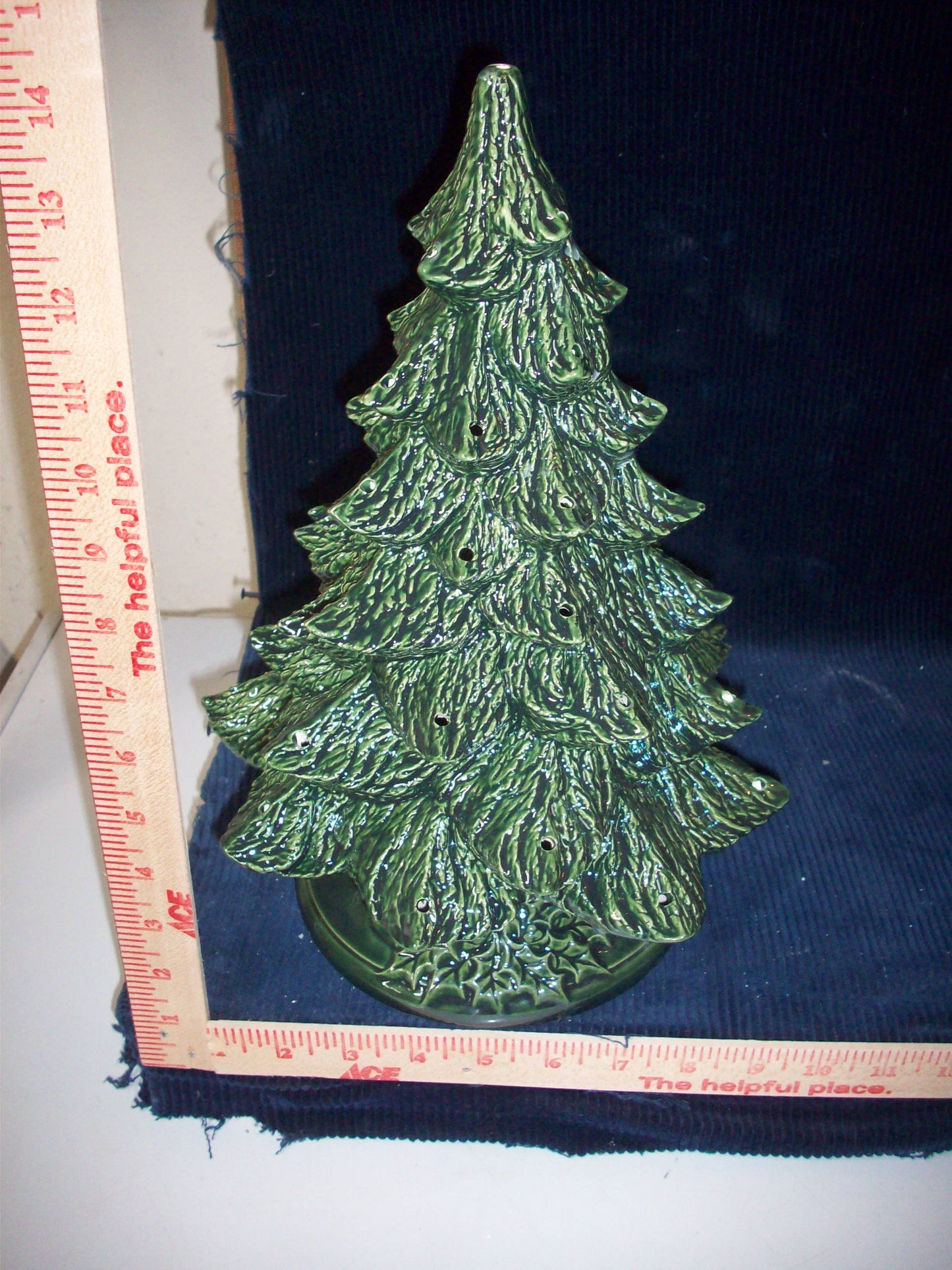 Green Glazed Nowell Christmas Tree With Holly Base