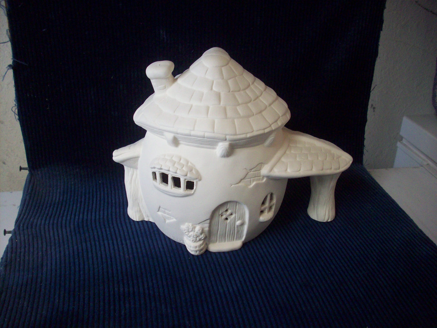 Ceramic Ready To Paint Bunny House